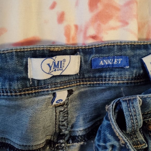 Distressed jeans size 13 - Picture 2 of 3